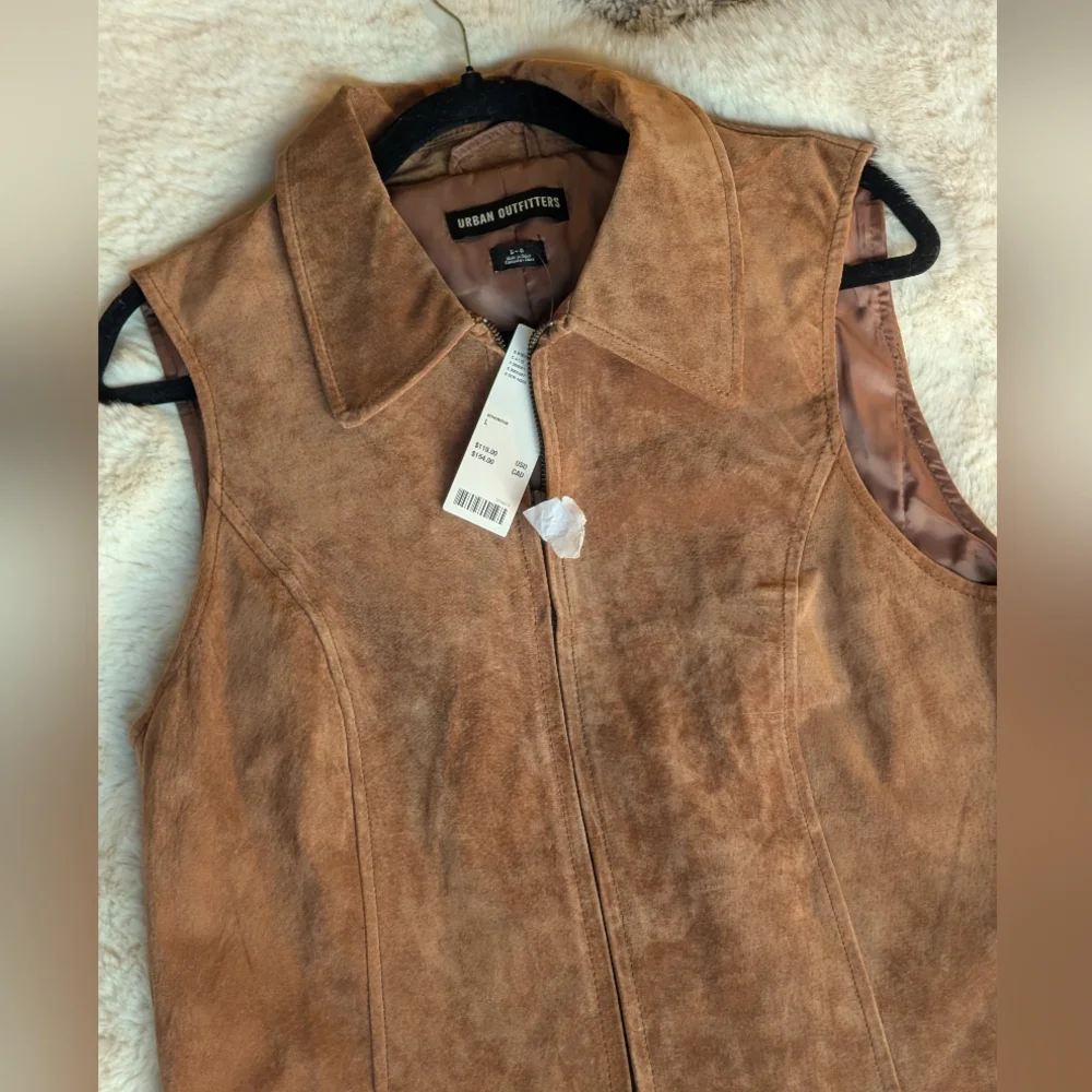 🤠 Urban Outfitters Brown Suede Vest 🧥🤵🏻‍♀️ - Picture 2 of 5